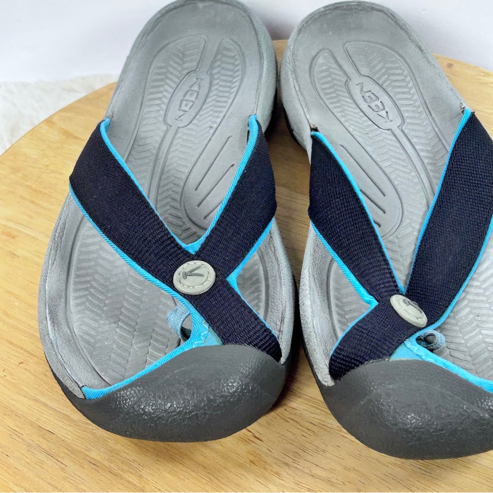 Keen‎ Black and Gray Sandals with Blue Accents